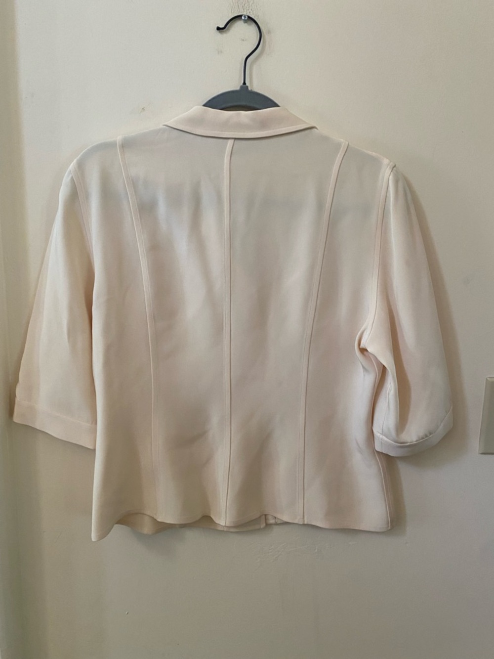 Classiques Entier Cream 100% Silk Short Sleeve Button Up Blouse Size Medium - Picture 8 of 9